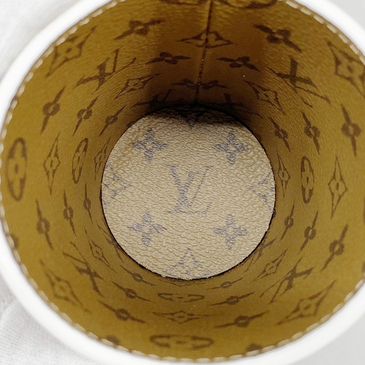 Louis Vuitton Key Holder Charm LV Cup White Brown — view 4