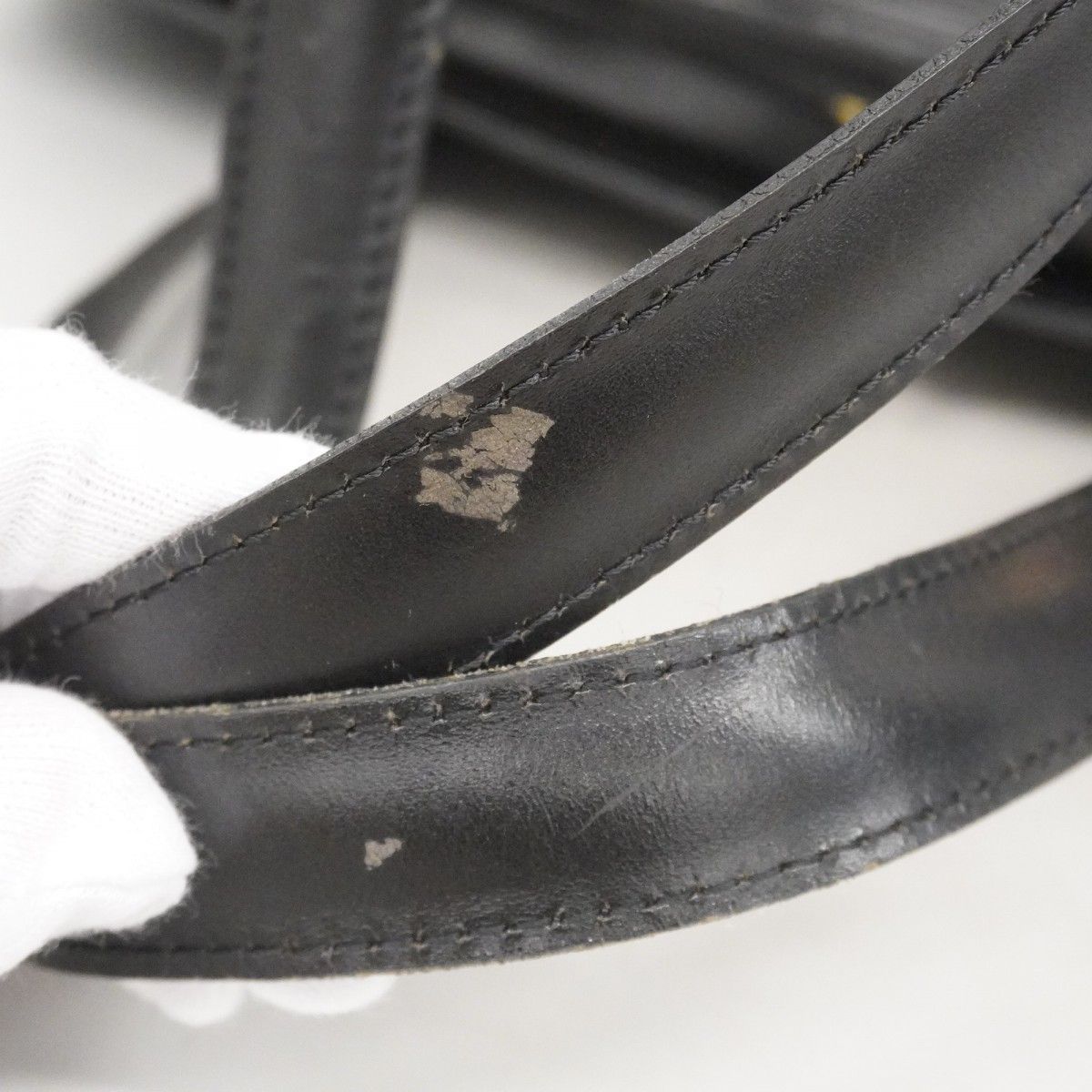 Louis Vuitton Shoulder Bag Epi Solferino 45 Noir — view 9