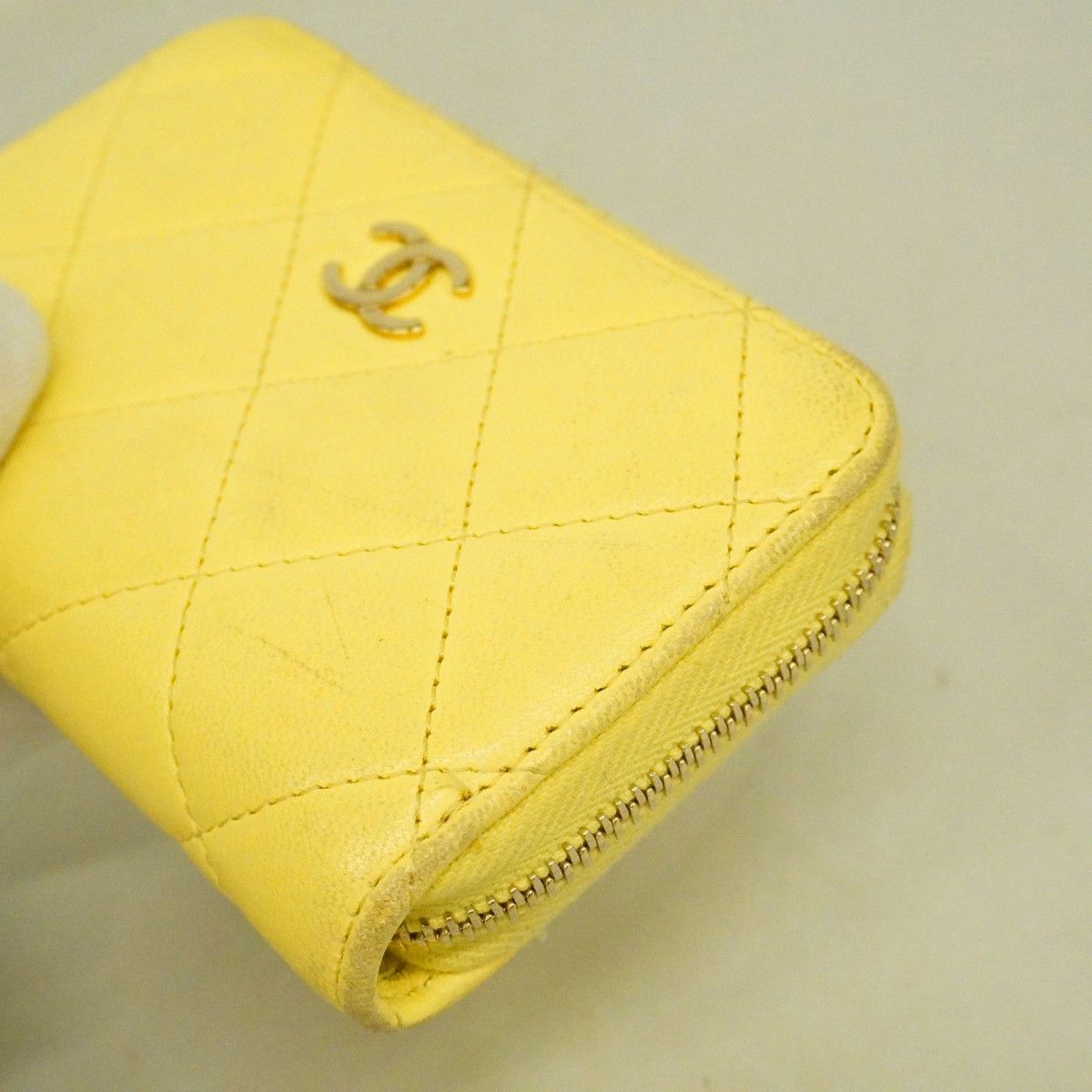 Chanel Coin Case Quilted Lambskin Yellow Gold — view 6