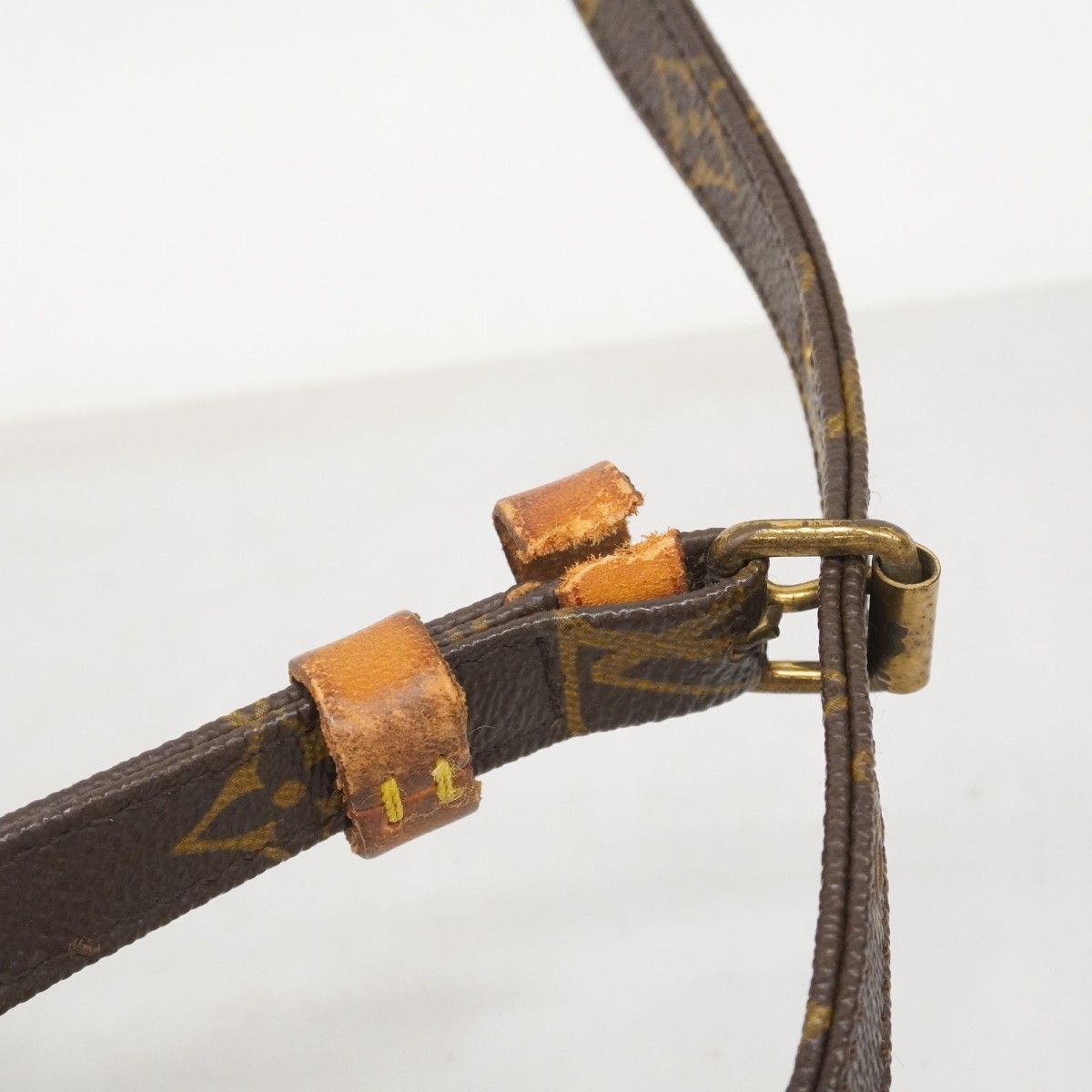 Louis Vuitton Shoulder Bag Monogram Amazon Brown — view 7