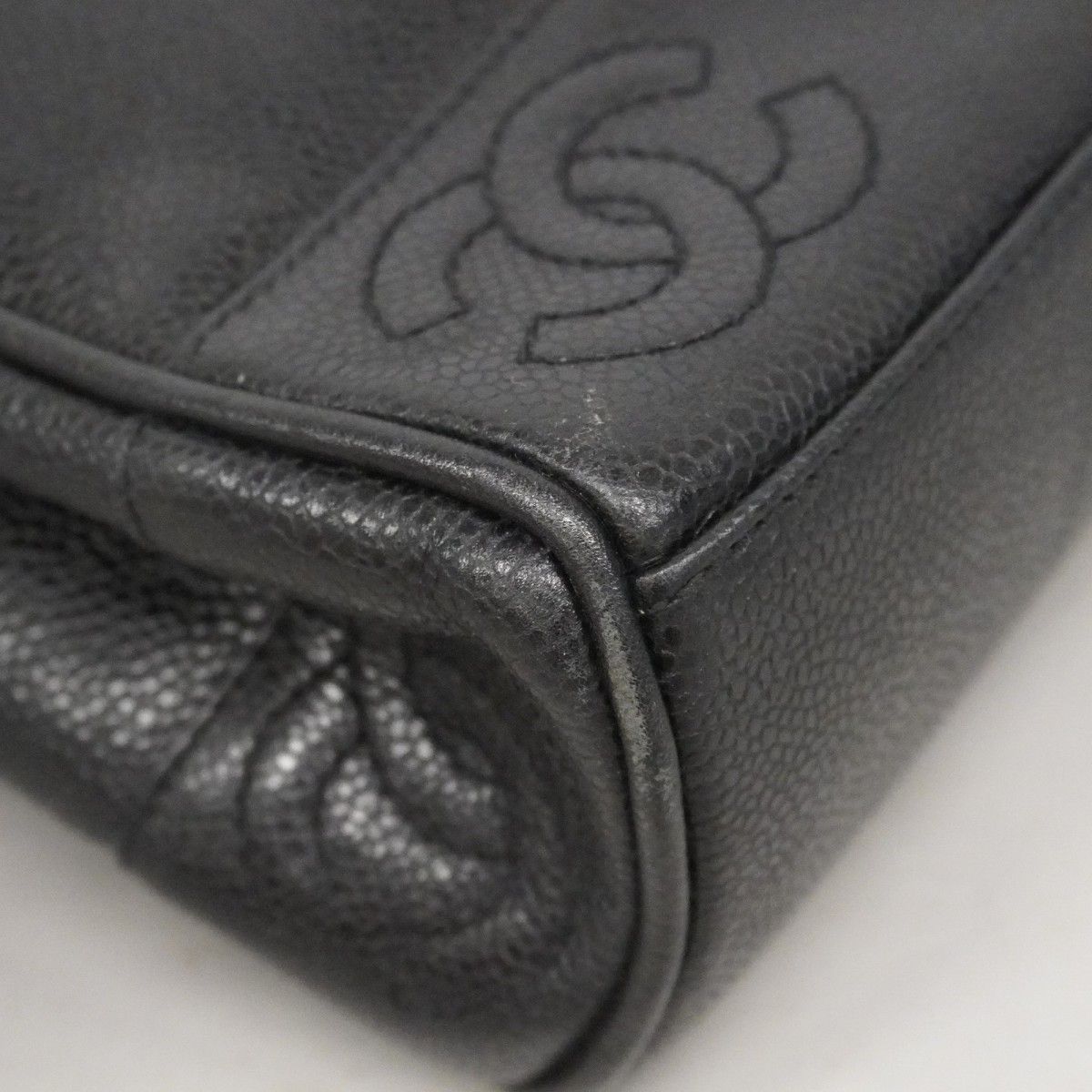 Chanel Shoulder Bag Triple Coco Caviar Leather Black Gold — view 7