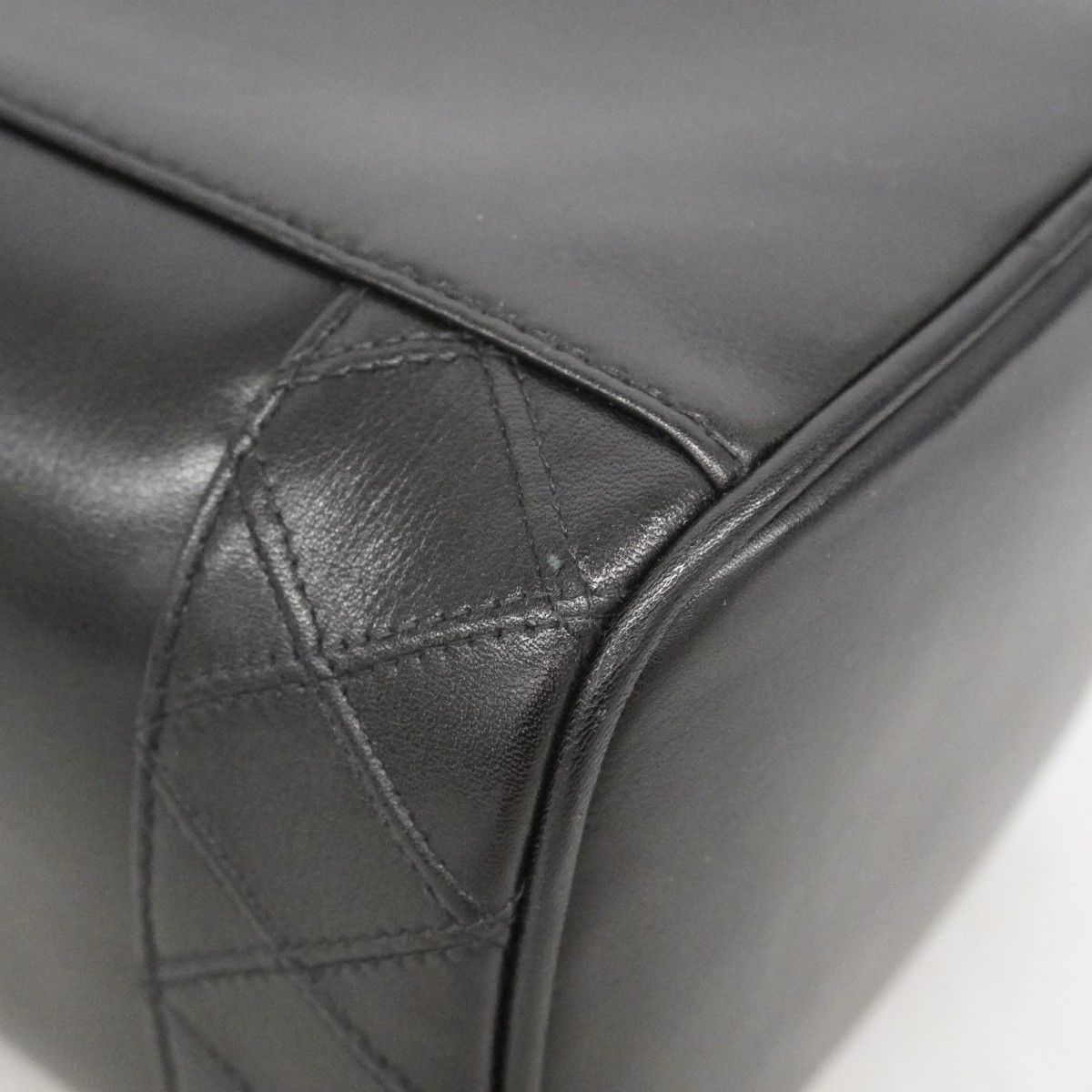 Chanel Vanity Bag Bicolor Lambskin Black Gold — view 7