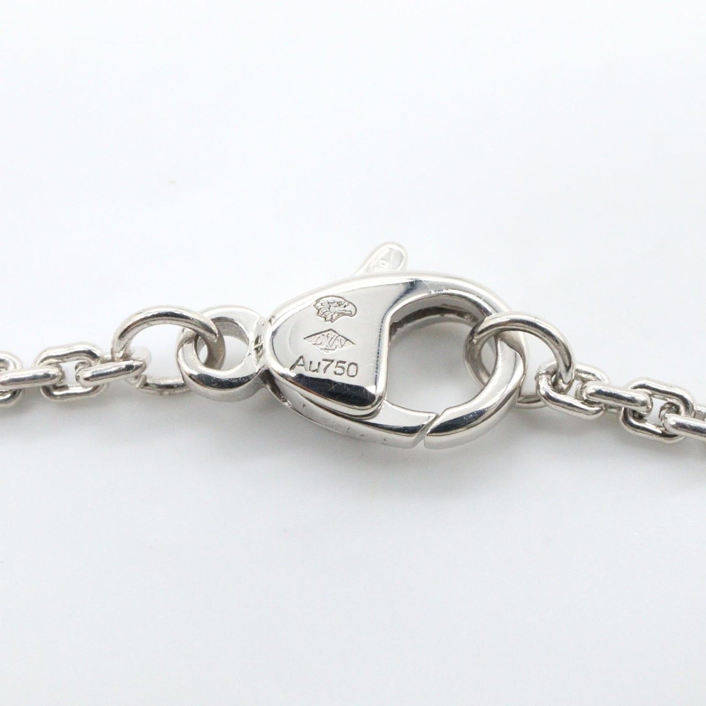 Louis Vuitton Necklace Pendentif GM Diamond 48.5 58.5 cm 18k White Gold — view 5