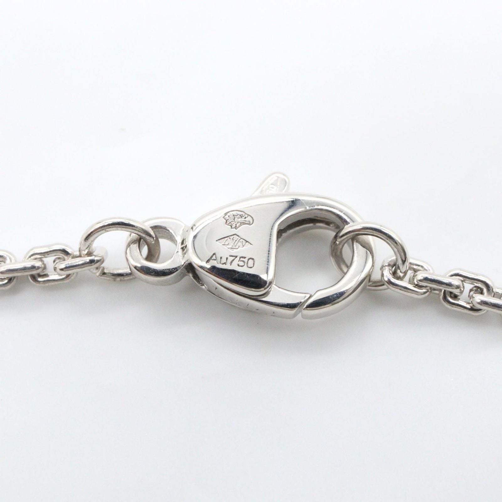Louis Vuitton Necklace Pendentif GM Diamond 48.5 58.5 cm 18k White Gold — view 5