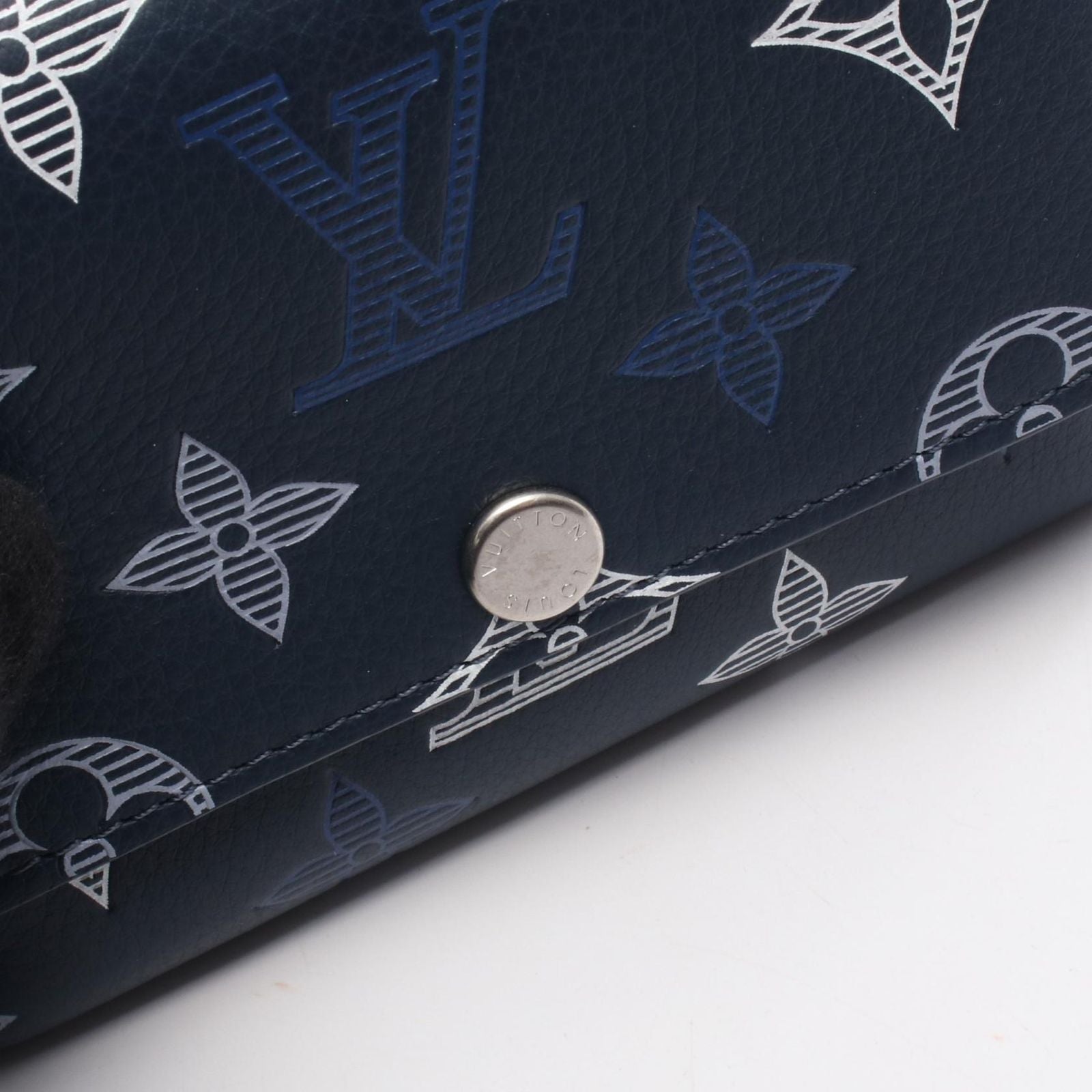 Louis Vuitton Trifold Wallet Victor Blue Navy Leather — view 7