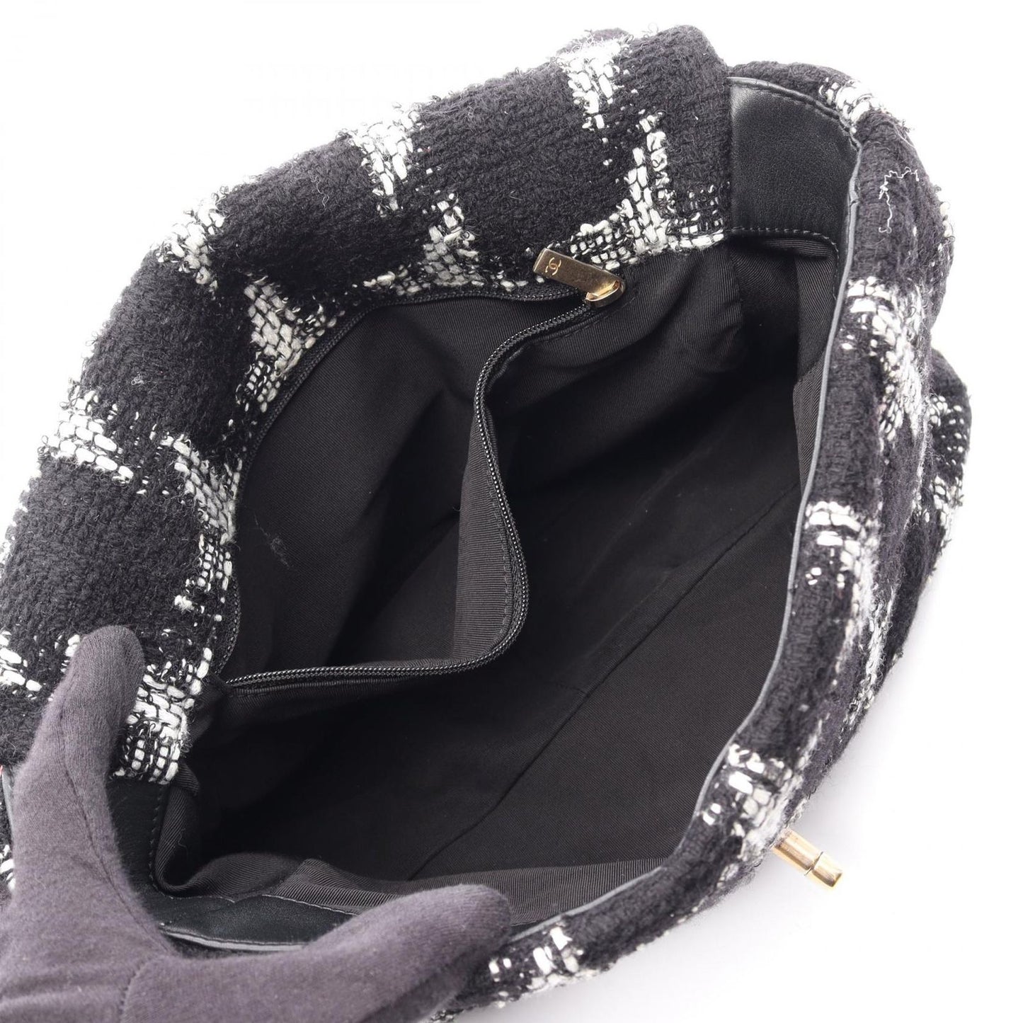 Chanel Shoulder Bag 19 Dizeneuf Quilted 2-Way Black White Fabric Leather 19 — view 3