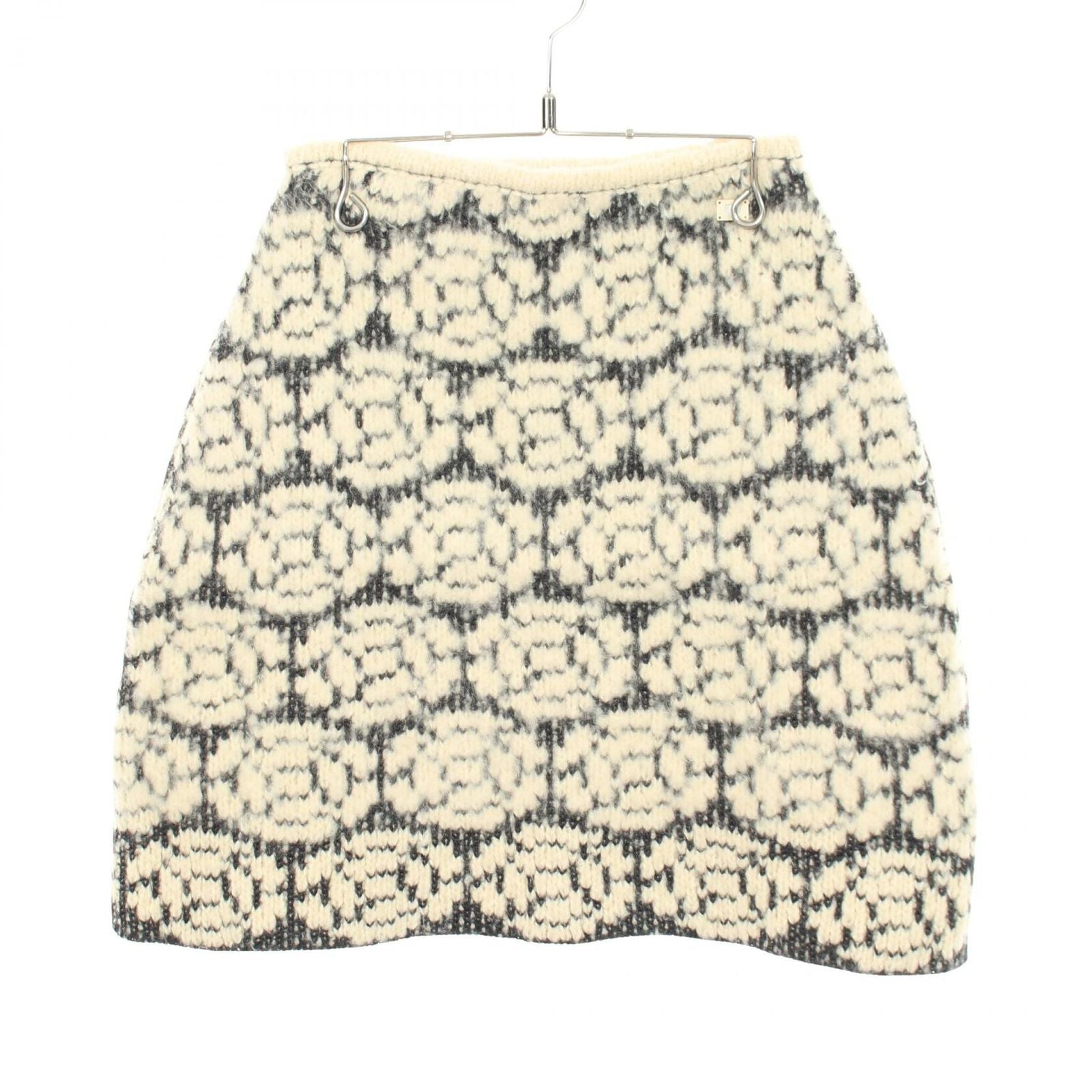 Chanel Skirt CC Logo Button Camellia Knit White Black Wool Vintage