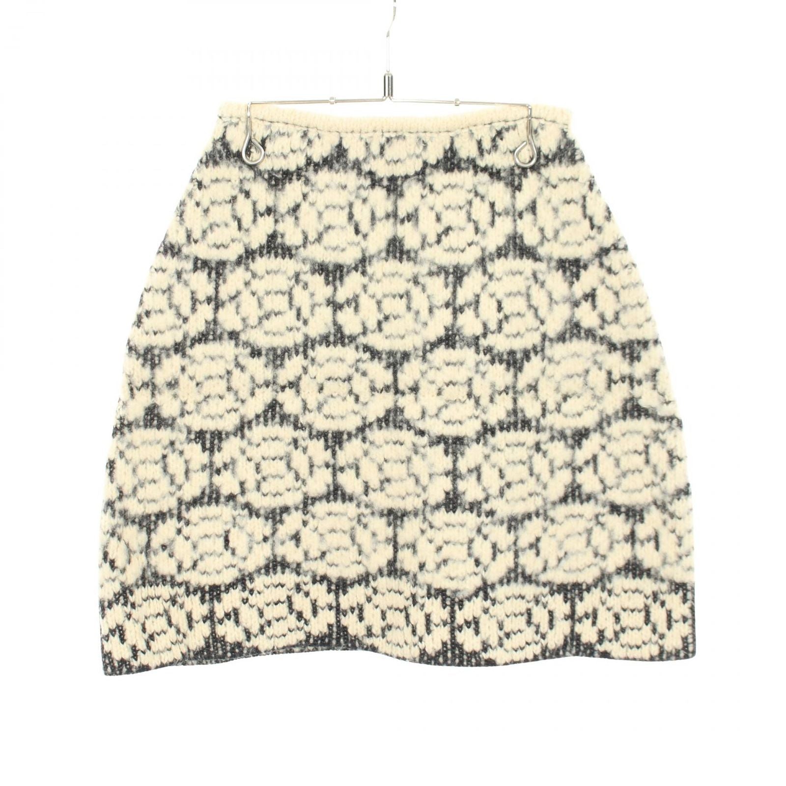 Chanel Skirt CC Logo Button Camellia Knit White Black Wool Vintage — view 2