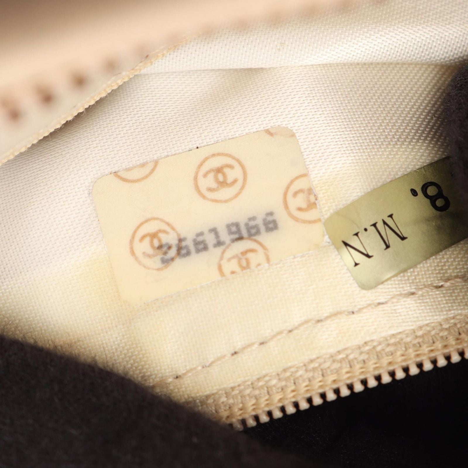 Chanel Shoulder Bag CC Logo Diamond Stitch Beige Lambskin Quilted — view 5