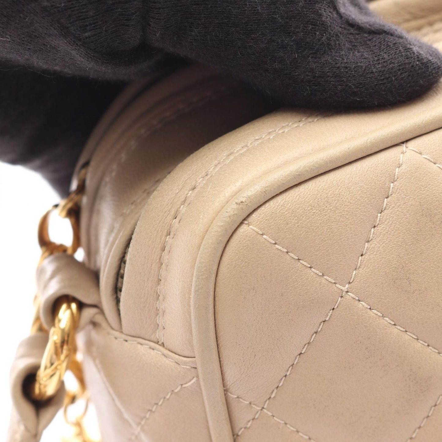 Chanel Shoulder Bag CC Logo Diamond Stitch Beige Lambskin Quilted — view 9