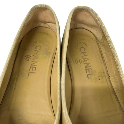 Chanel Flat Shoes 38.5 C Beige Black Ribbon CC Logo Lambskin — view 9