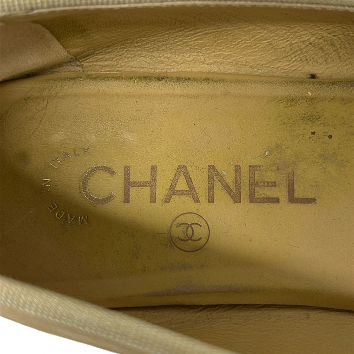 Chanel Flat Shoes 38.5 C Beige Black Ribbon CC Logo Lambskin — view 8