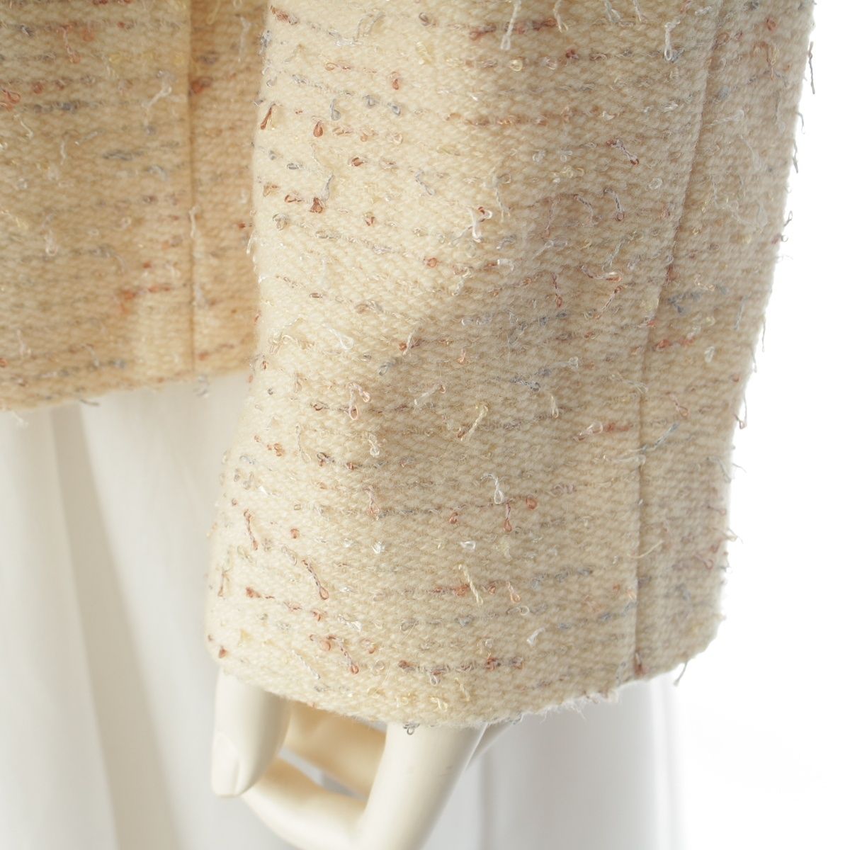 Chanel Frill Color Coco Button Tweed Jacket Ivory 42 — view 6