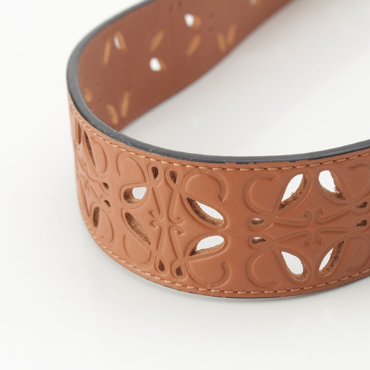 Loewe Leather Anagram Logo Shoulder Strap Tan Brown — view 5