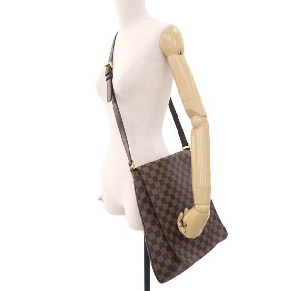Louis Vuitton Damier Musette Messenger — view 9
