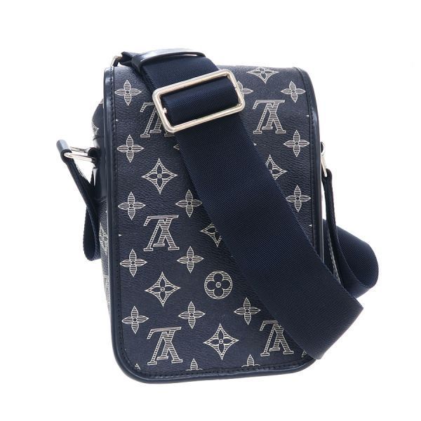 Louis Vuitton Savannah Messenger BB — view 3
