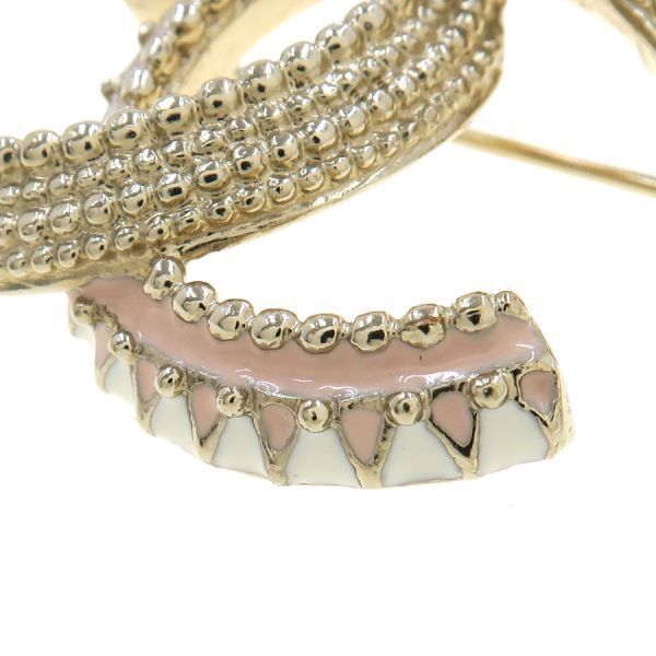 Chanel 18c Brooch Gold — view 6
