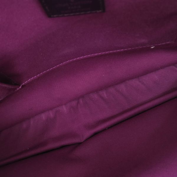 Louis Vuitton Epi Passy GM Clutch — view 9