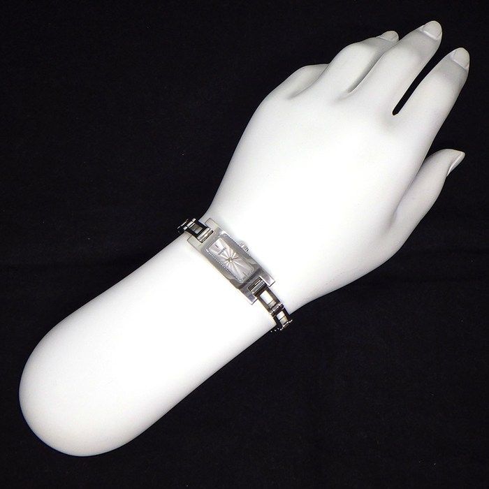 Gucci Watch Bangle Rectangular Silver Gyo Chez Dial SS — view 8