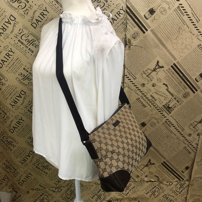 Gucci Shoulder Bag GG Canvas Brown Crossbody Pochette — view 5