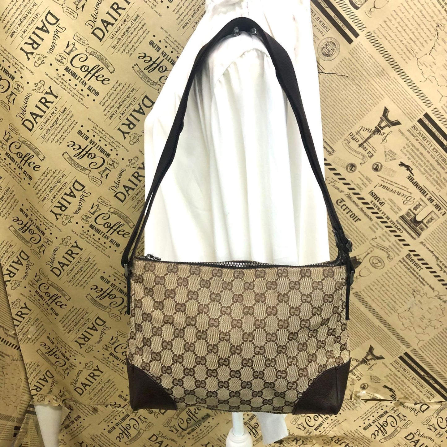 Gucci Shoulder Bag GG Canvas Brown Crossbody Pochette — view 3