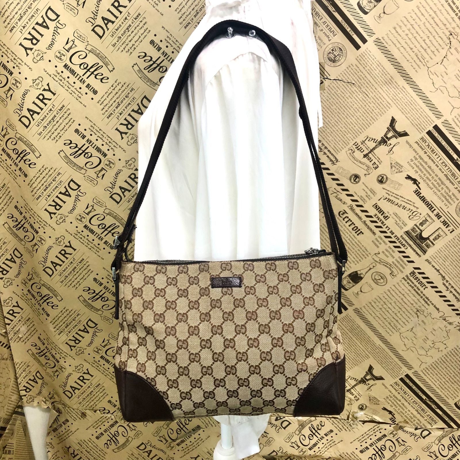 Gucci Shoulder Bag GG Canvas Brown Crossbody Pochette