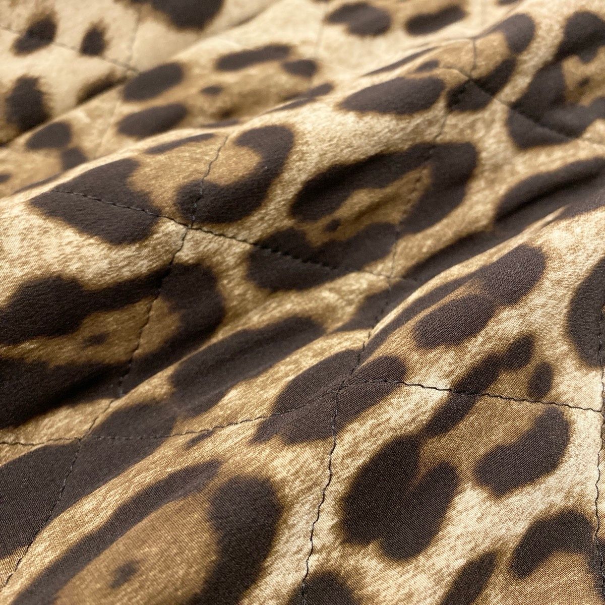 Dolce & Gabbana Leopard Print Quilted Jacket 38 Beige — view 7