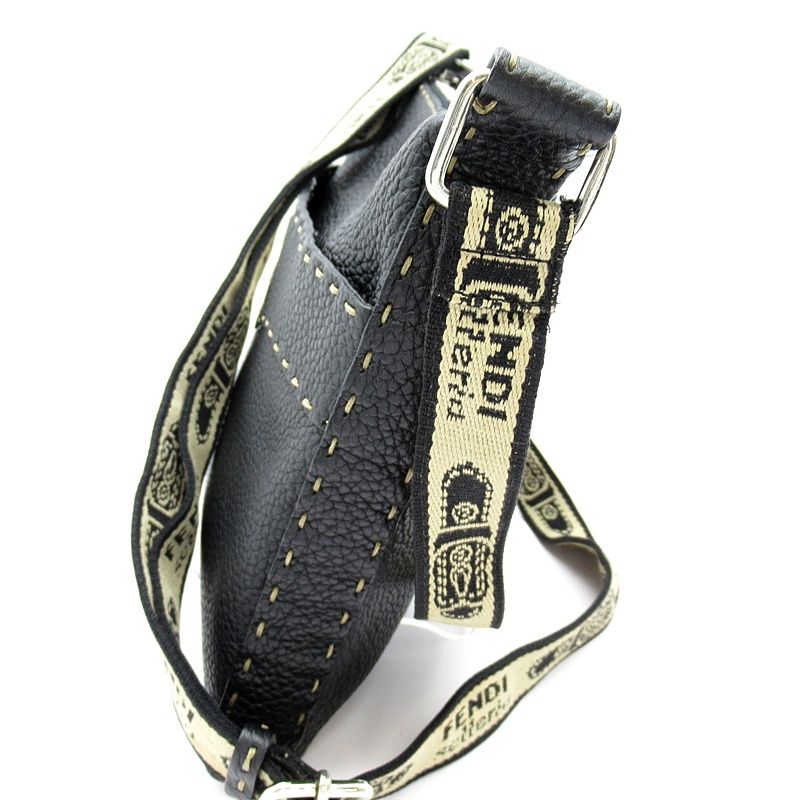 Fendi Selleria Shoulder Bag Leather Black — view 3