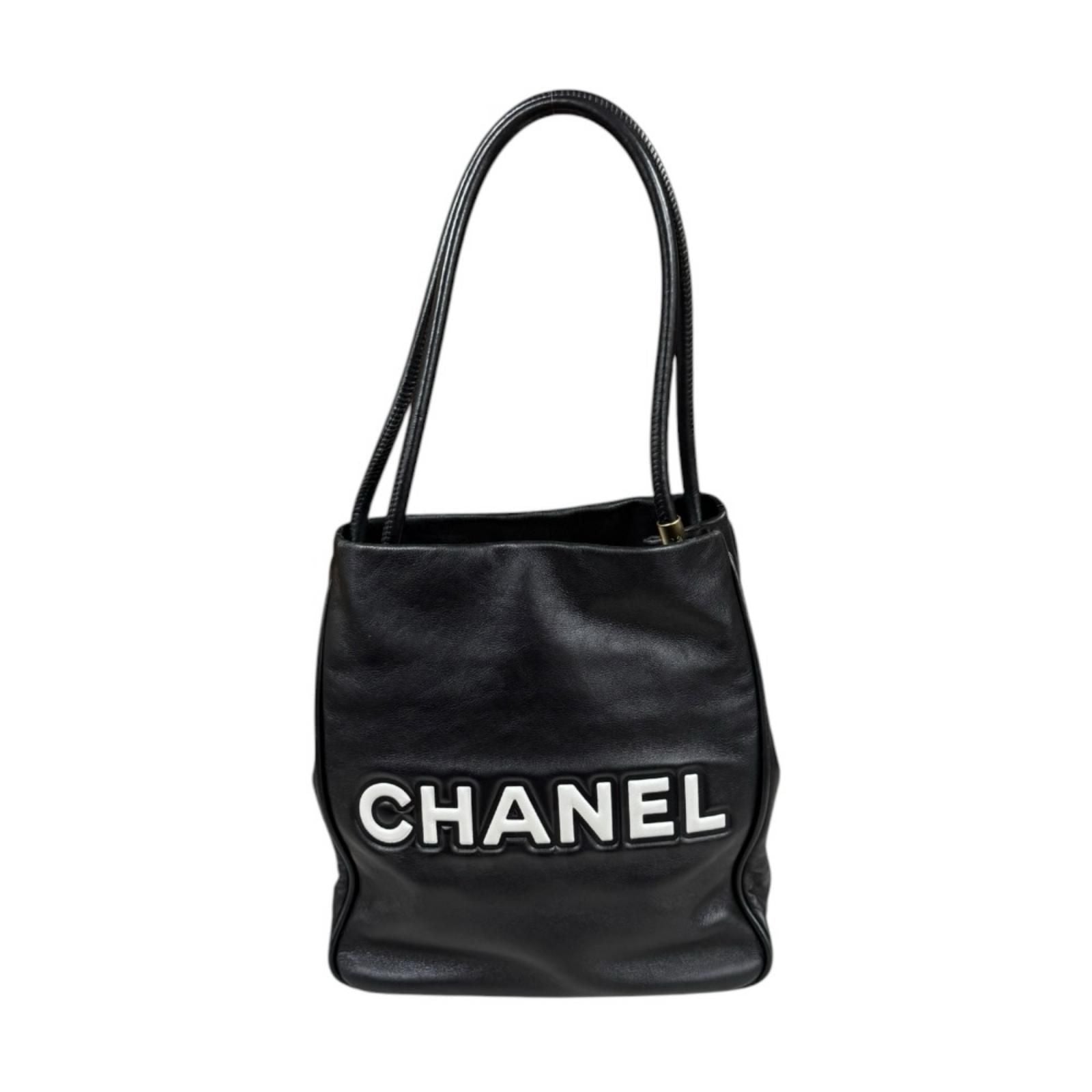 Chanel Camellia Tote Leather Black — view 3