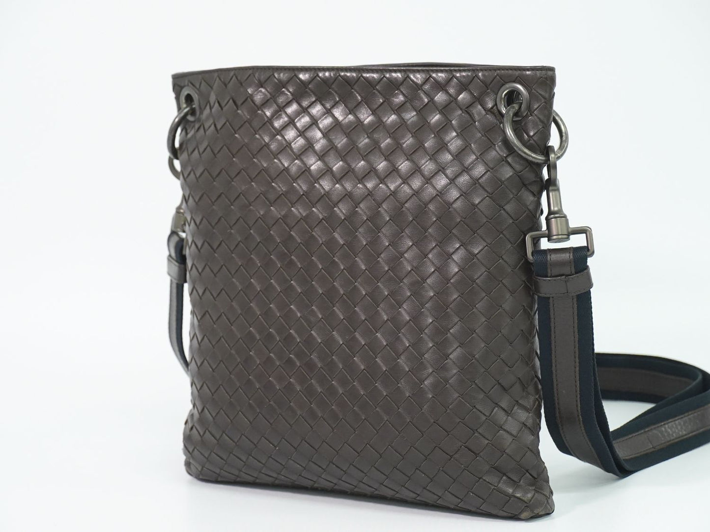 Bottega Veneta Intrecciato Shoulder Bag Pochette Leather Brown — view 2