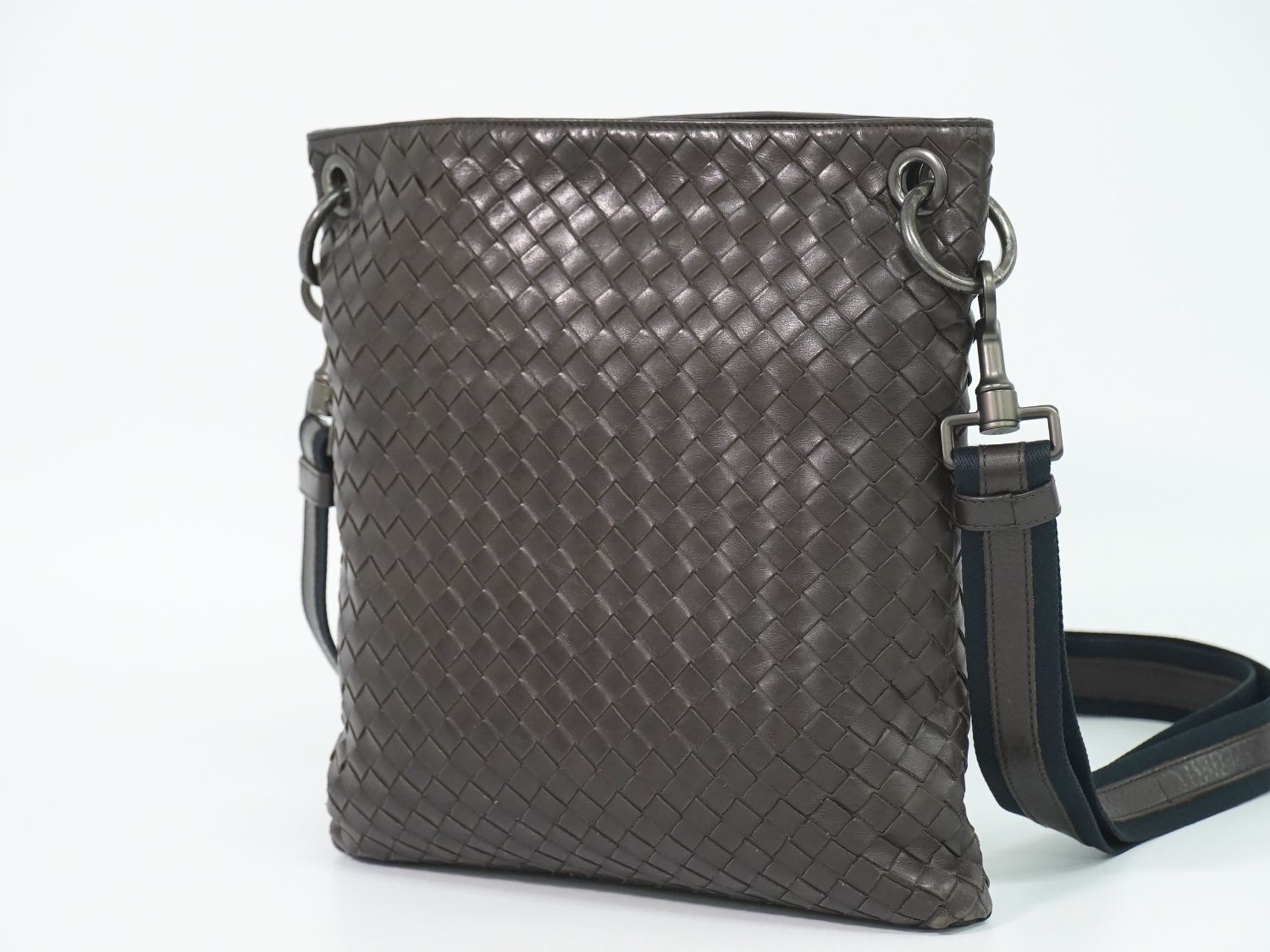 Bottega Veneta Intrecciato Shoulder Bag Pochette Leather Brown — view 2