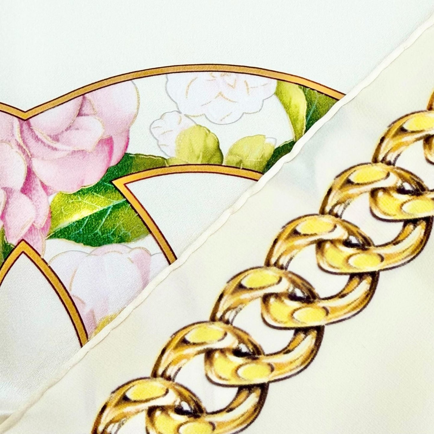 Chanel 122100 Scarf Beige — view 3