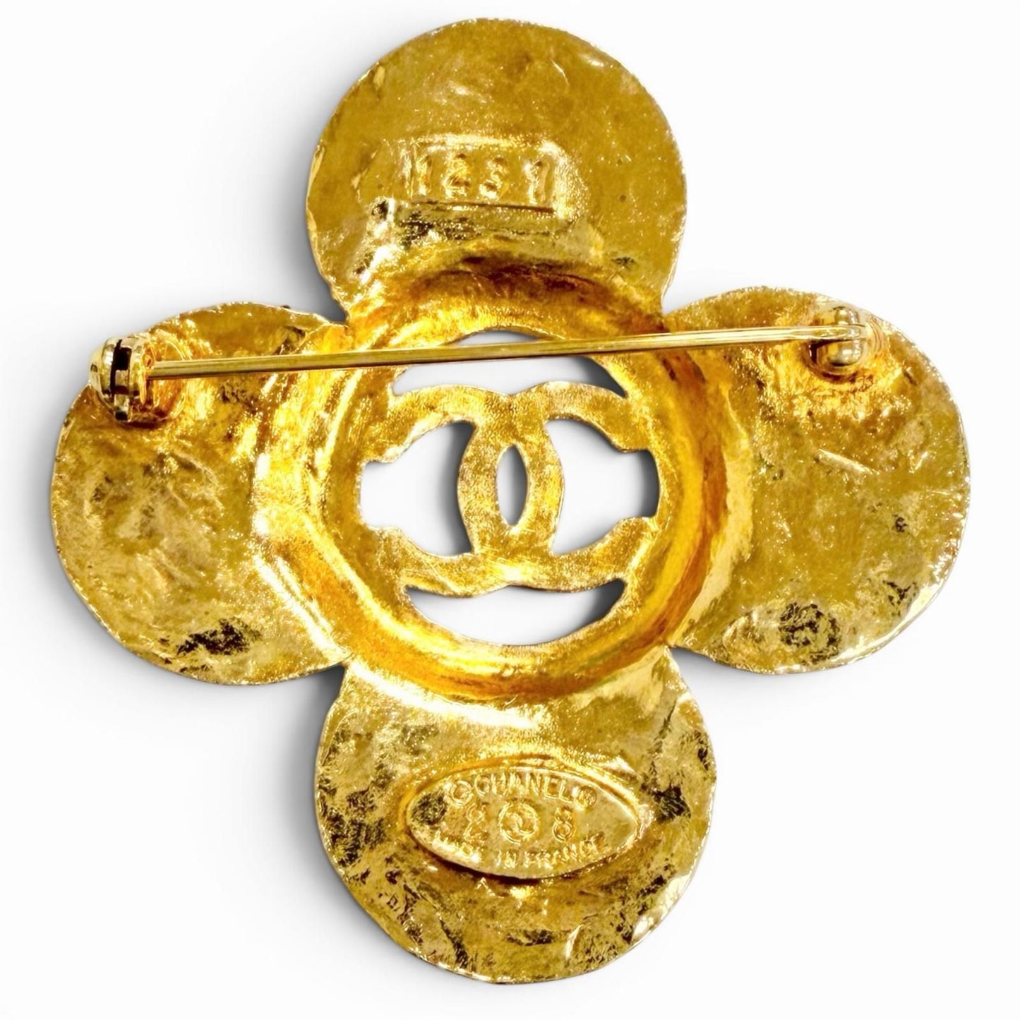 Chanel Vintage 28 CC Logo Flower Motif Brooch Gold Recommended — view 3
