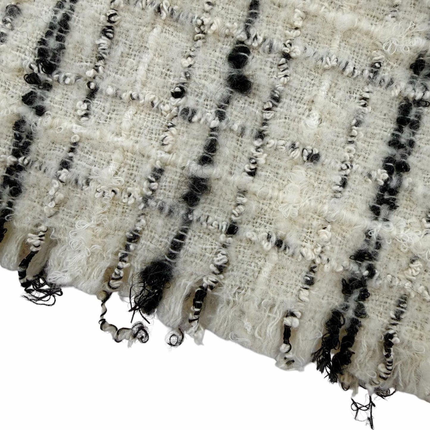 Chanel 2025/26 231000 Scarf — view 7