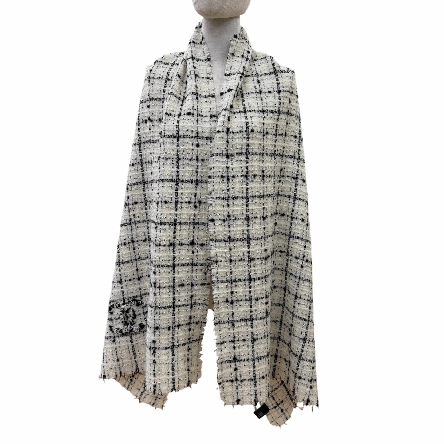 Chanel 2025/26 231000 Scarf — view 3