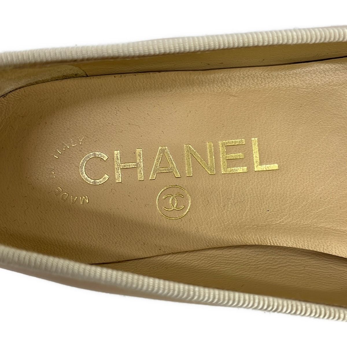 Chanel Flat Shoes 34.5 C Beige Black Ribbon CC Logo Lambskin — view 5