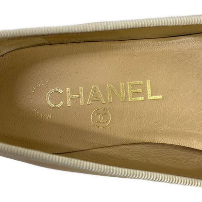 Chanel Flat Shoes 34.5 C Beige Black Ribbon CC Logo Lambskin — view 5