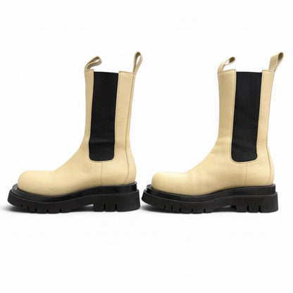 Bottega Veneta the Rug Side Gore Chelsea Boots Leather Middle Beige Black — view 3
