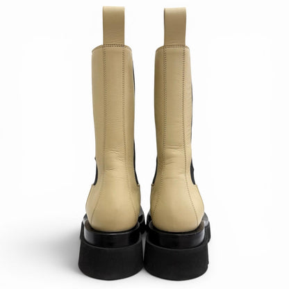 Bottega Veneta the Rug Side Gore Chelsea Boots Leather Middle Beige Black — view 5