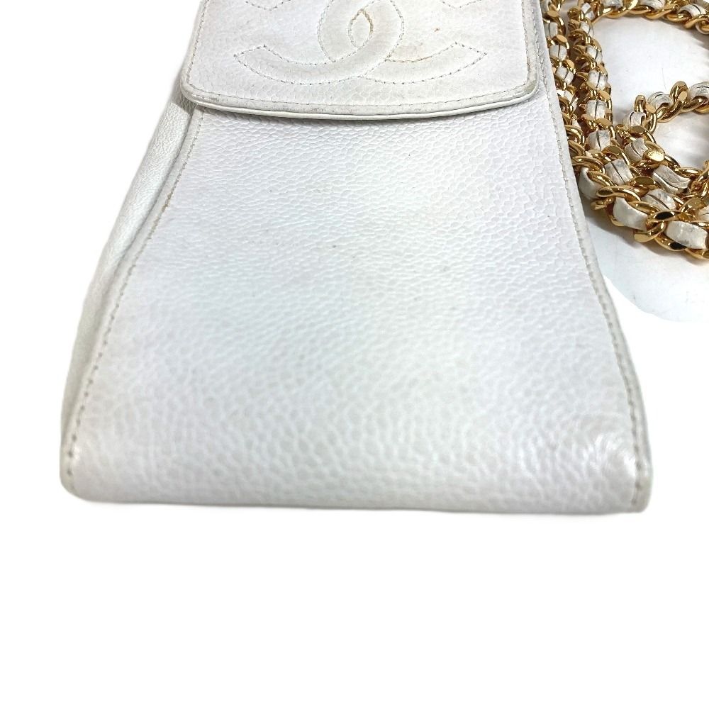 Chanel Shoulder Bag CC Logo Caviar Leather White — view 2