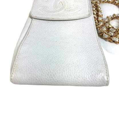 Chanel Shoulder Bag CC Logo Caviar Leather White — view 2