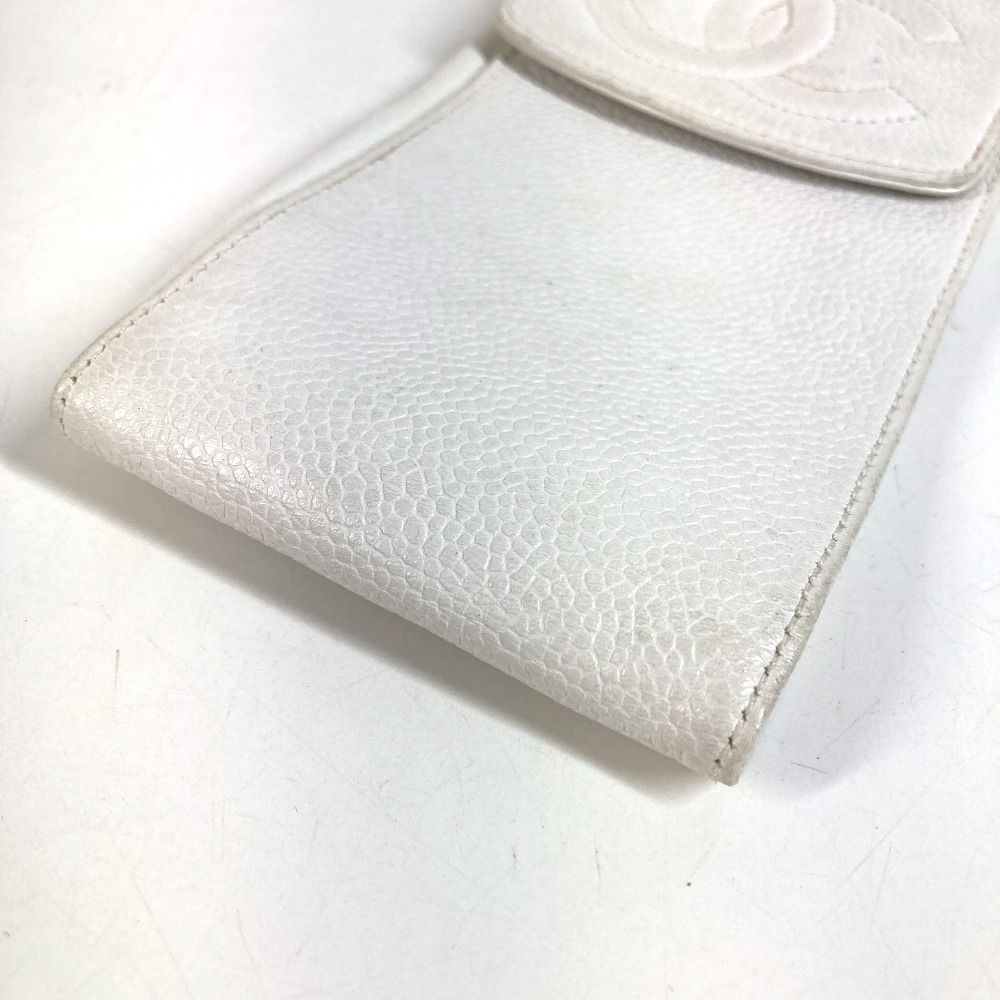 Chanel Shoulder Bag CC Logo Caviar Leather White — view 8