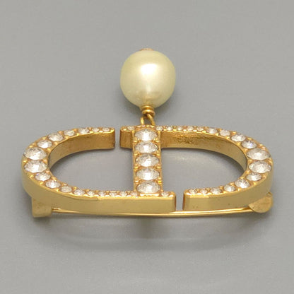 Dior Petit CD Brooch 3.25 cm Resin Pearl Crystal CD Signature Gold — view 3