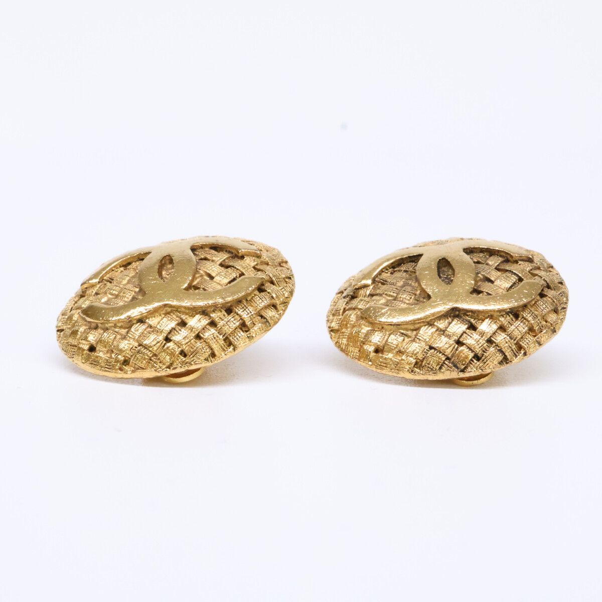 Chanel CC Logo Circle Earring — view 5
