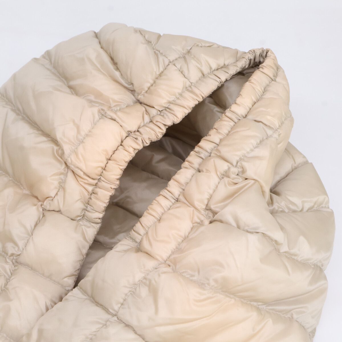 Moncler Barbel Light Down Jacket 00 — view 9