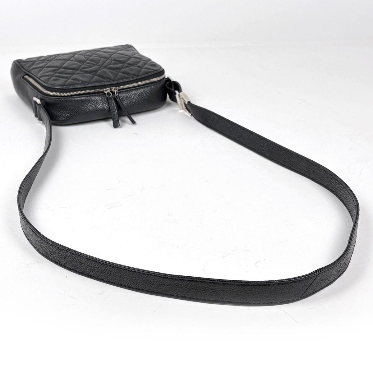 Chanel CC Logo Shoulder Bag Quilted Caviar Leather Black — view 5