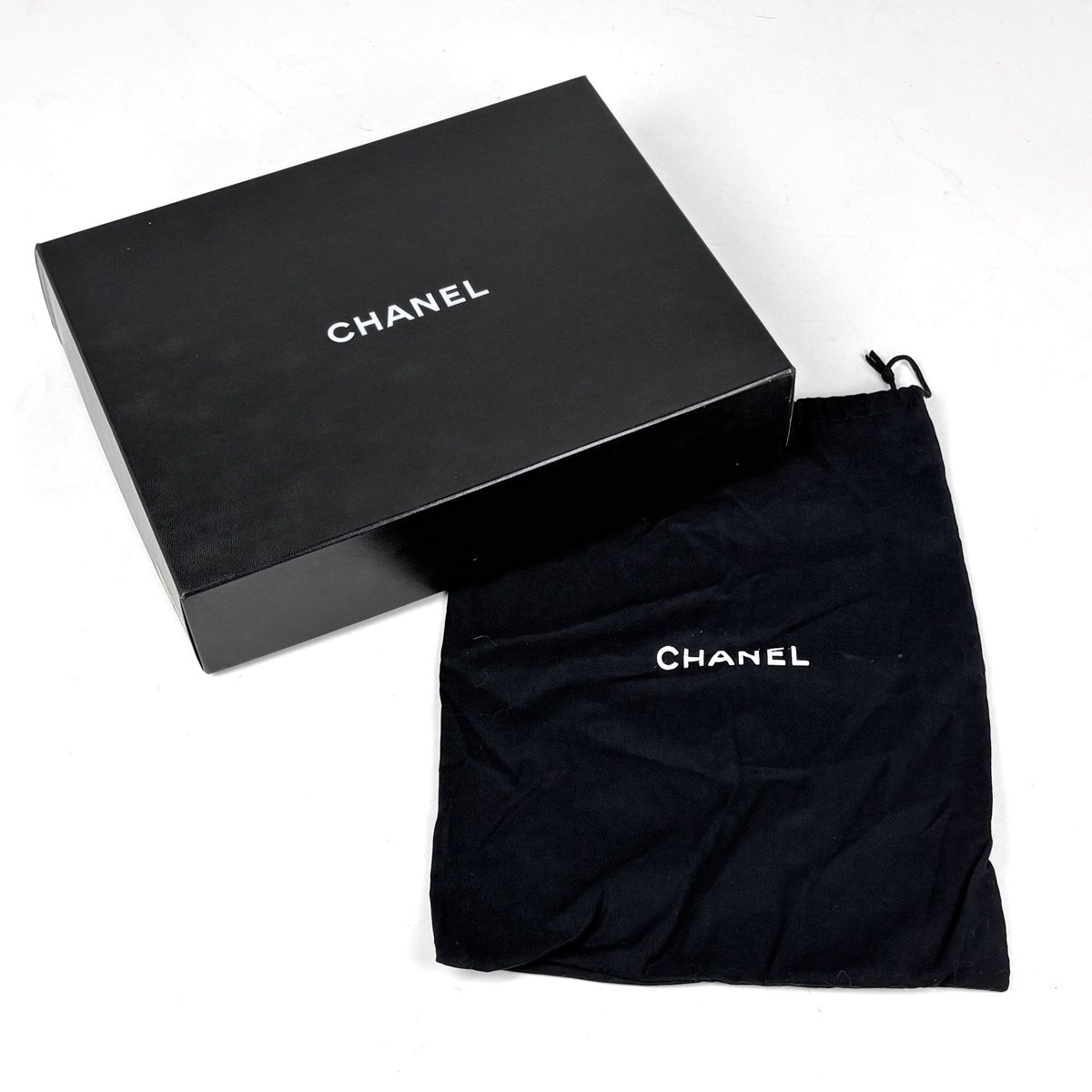 Chanel CC Logo Shoulder Bag Quilted Caviar Leather Black — view 9