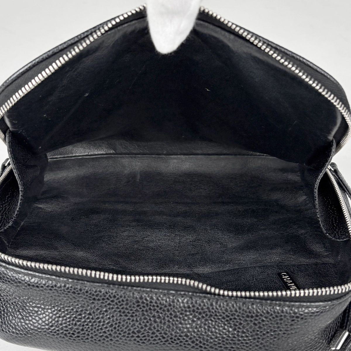 Chanel CC Logo Shoulder Bag Quilted Caviar Leather Black — view 8