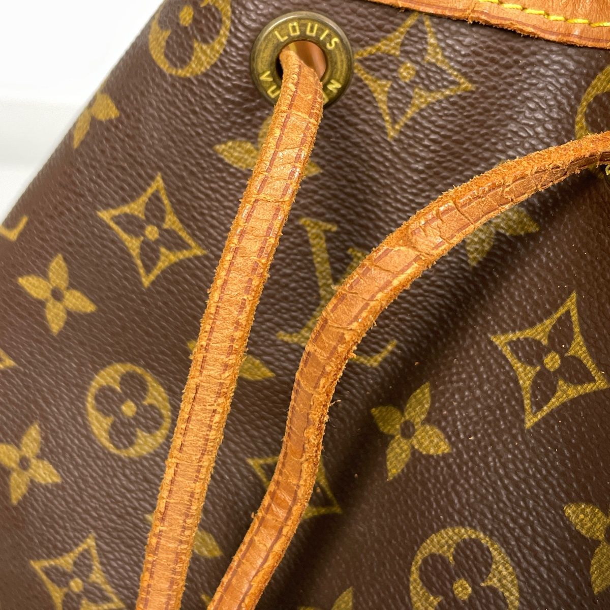 Louis Vuitton Noe Shoulder Drawstring Bag Monogram Brown — view 4