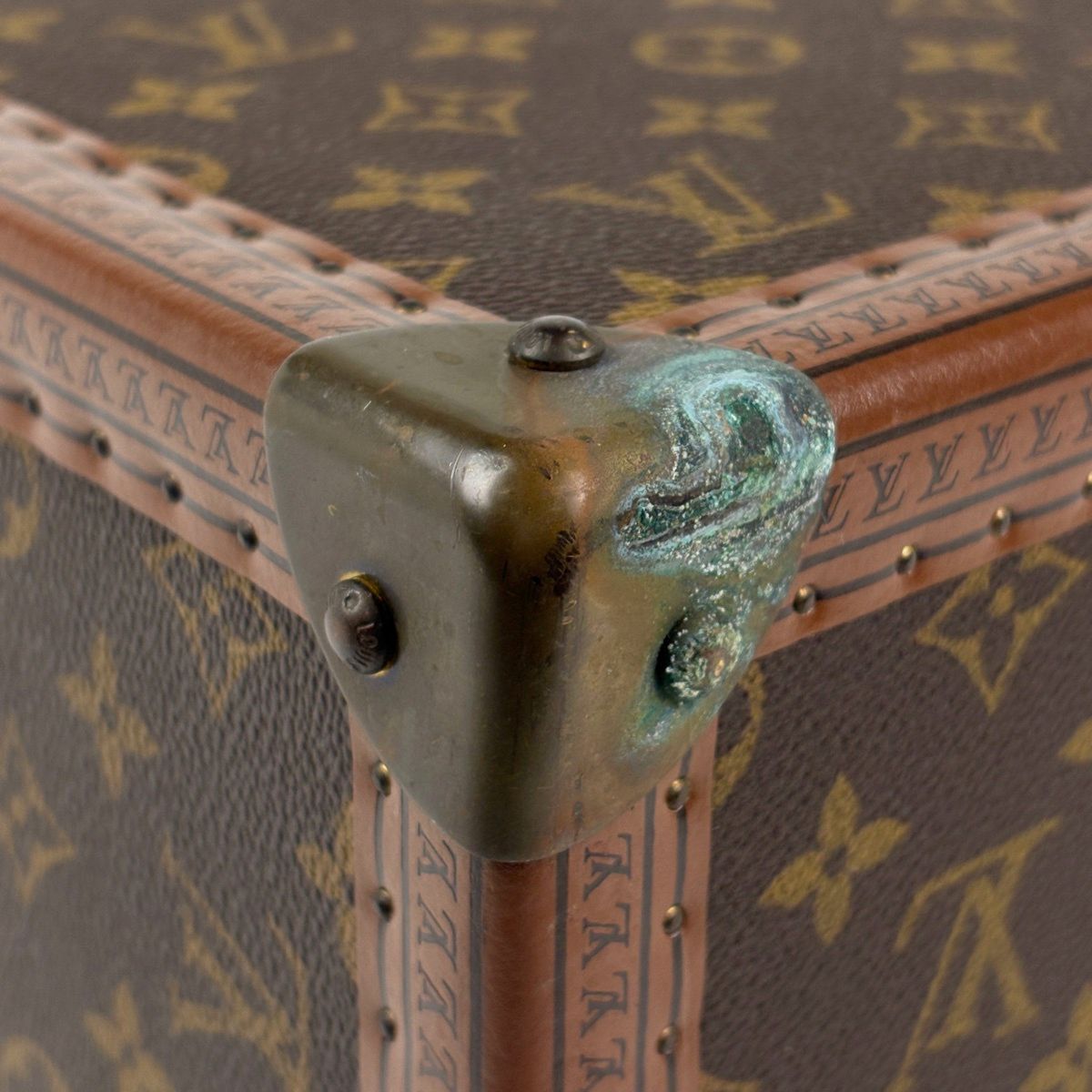 Louis Vuitton Boite Pharmacy Makeup Case Box Trunk Monogram Brown — view 7